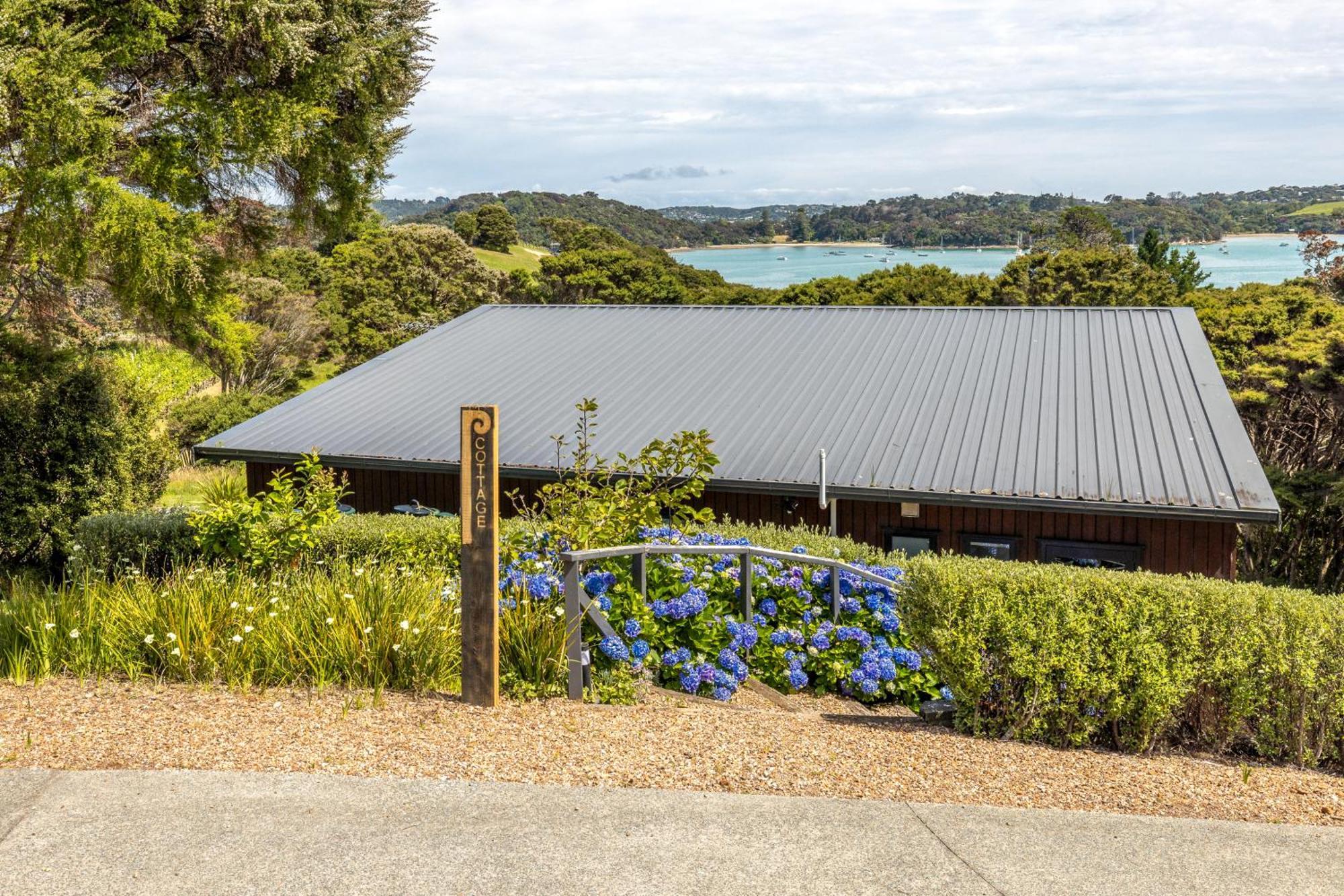 The Cottage At Te Whau Retreat - Stay Waiheke Te Whau Bay Bagian luar foto